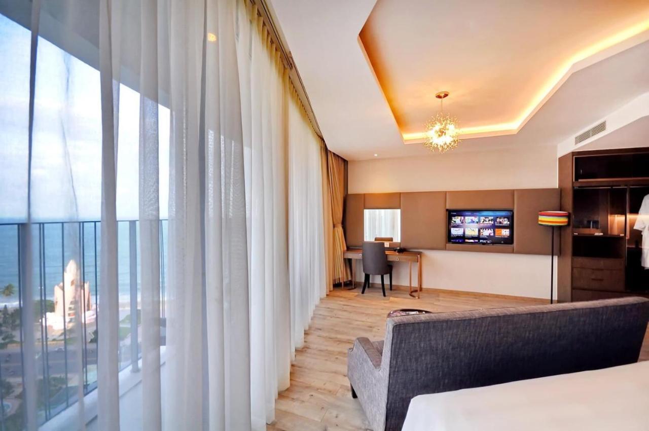 Panorama Central Nha Trang- Vietnam'S Highest Infinitive Rooftop Pool Esterno foto