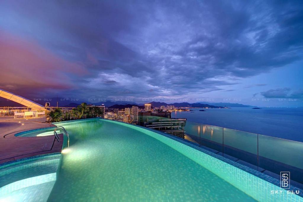 Panorama Central Nha Trang- Vietnam'S Highest Infinitive Rooftop Pool Esterno foto