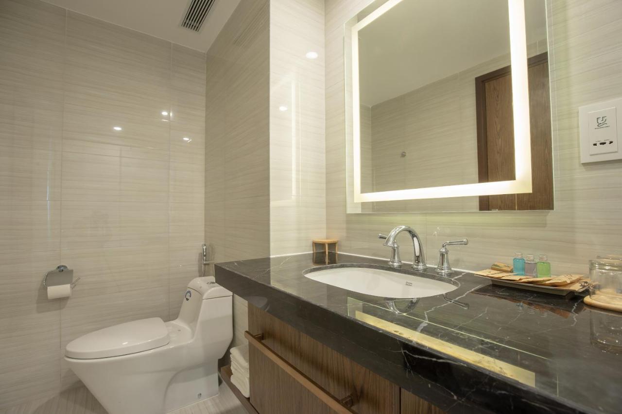 Panorama Central Nha Trang- Vietnam'S Highest Infinitive Rooftop Pool Esterno foto
